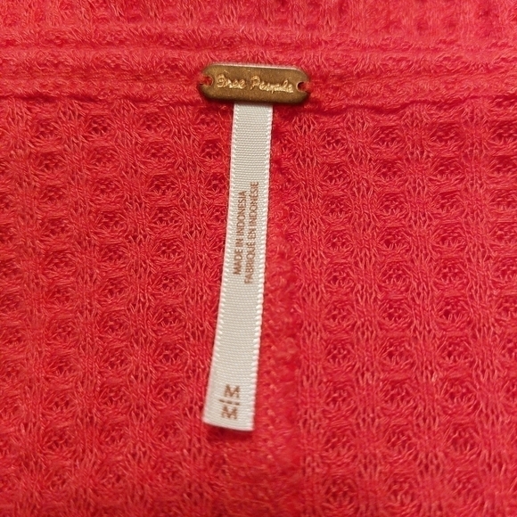 Free PEOPLE LONG SLEEVE CATALINA V-NECK THERMAL TOP- M - Picture 5 of 5